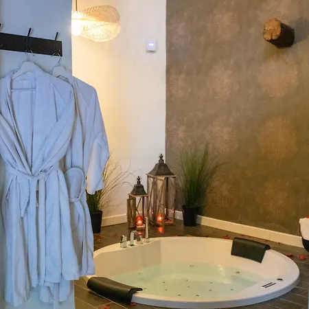 Hotel del amor Wellness A - Avec Jacuzzi Pour 2 Personnes