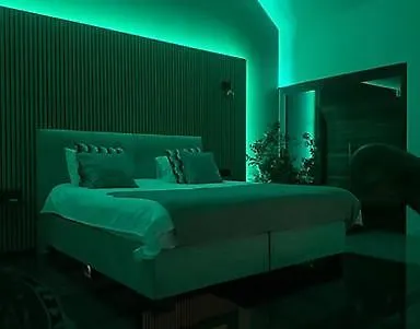 Love hotel Wellness A - Avec Jacuzzi Pour 2 Personnes *
